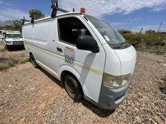 2007 Toyota Hiace 200 Van