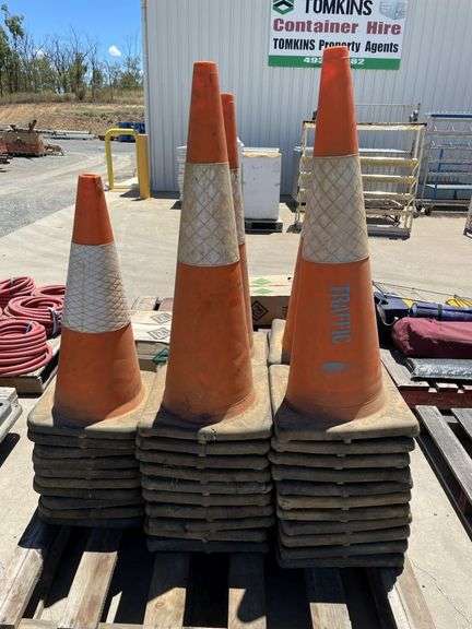 Qty Large & Medium Traffic Cones