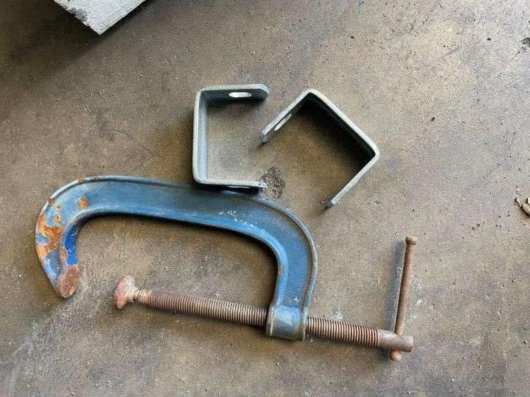 Pallet inc 12v Spray Tank, Road Signs, G Clamps and Gate Hinges