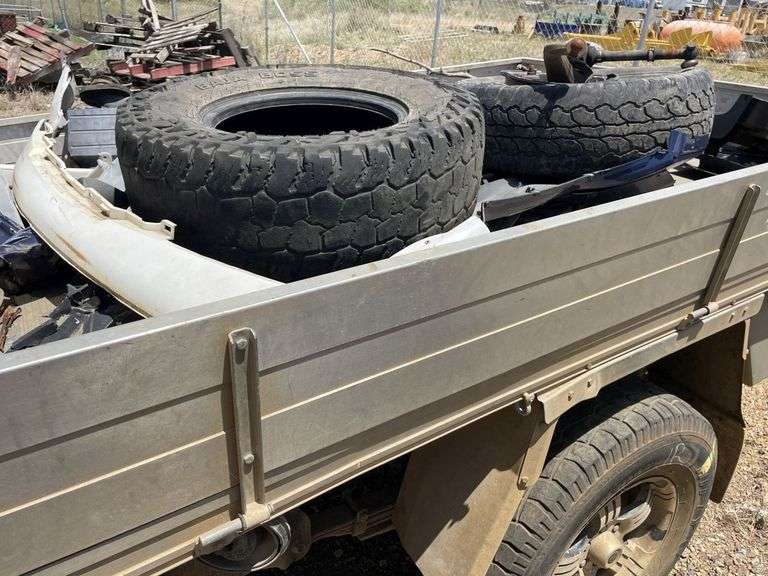 2011 Nissan Navara RX Utility - Wreck