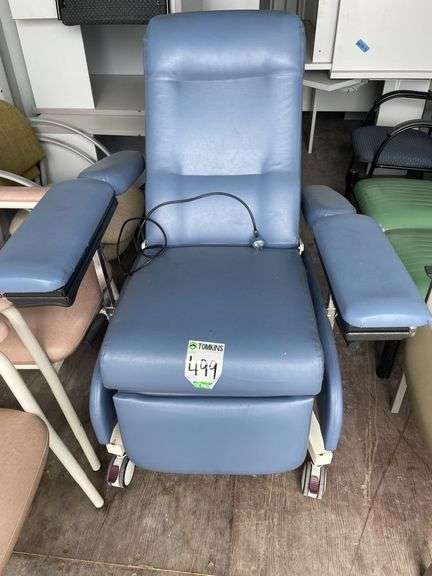 Blue Thompson Maxi Lift Treatment Chair, Waiting Room Chairs and Desks