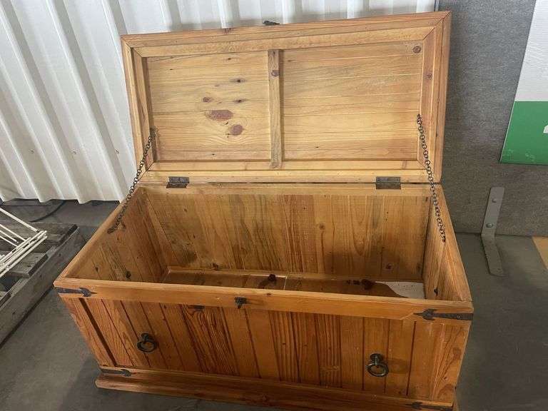 2x Timber Blanket Boxes TVAA Pty Ltd T/A Tomkins Valuers & Auctioneers