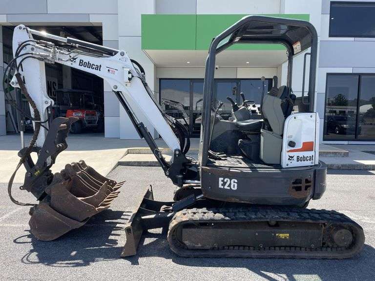 2018 Bobcat E26 Track Excavator & Buckets 