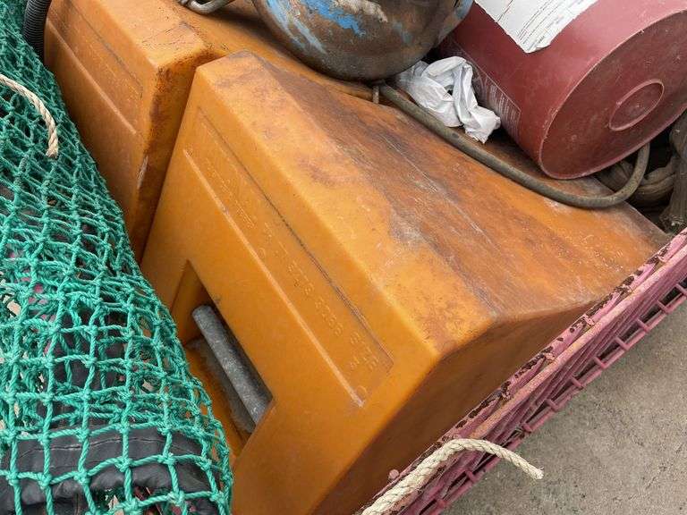 Crate inc Lge Machinery Chocks, Spitwater, Pump, Tank etc