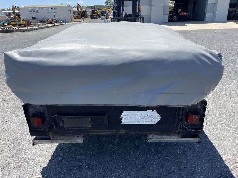 2011 Road Runner Camper Trailer