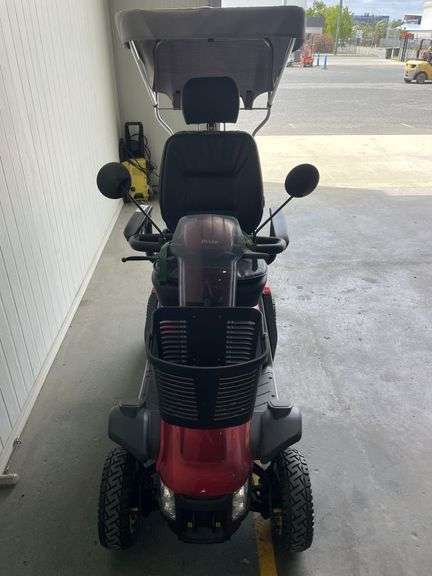 Near New Pathrider 140XL Mobility Scooter & Charger