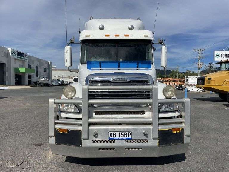 2007 Freightliner FLX Columbia Prime Mover
