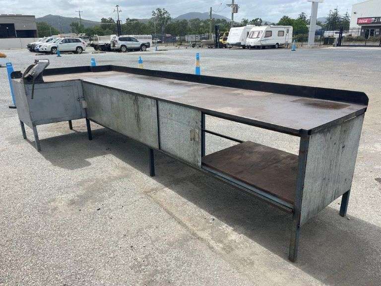 Heavy Duty Workshop Bench & Vice