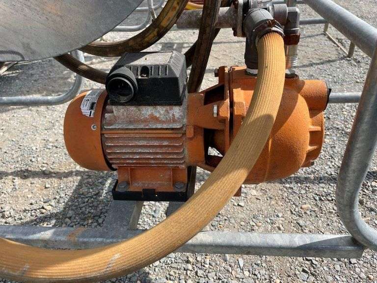 1x Hose Reels on frame