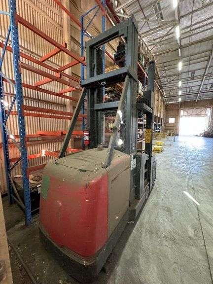 Raymond CSR30T Electric Reach Truck