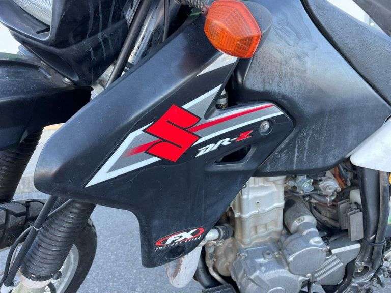 Suzuki DR-z 400cc Motorbike