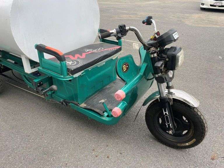 Three Wheeler Battery Operated Water Spray Rig
