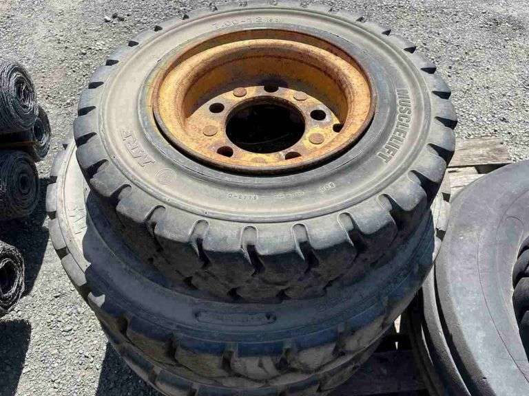 Solid Forklift Tyres