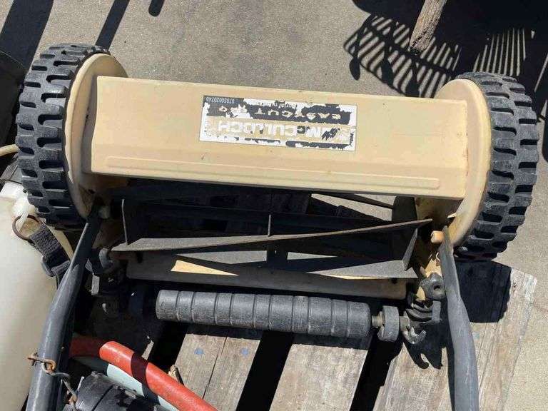Pallet Various Gardening Accessories inc Scotts Fertilizer, Electric Pole Saw etc