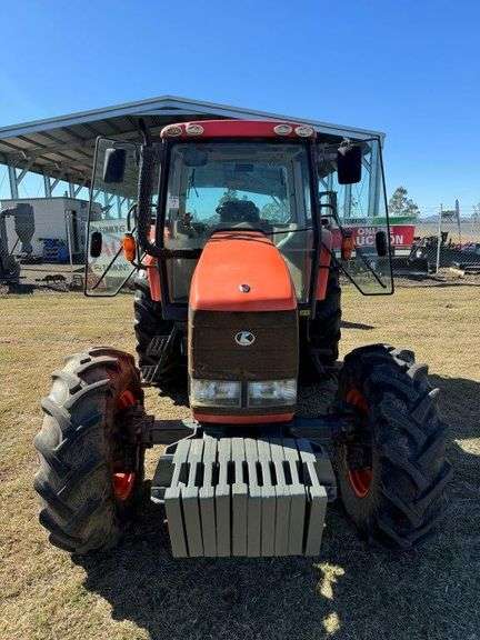 Kubota M125X Air Cab Tractor