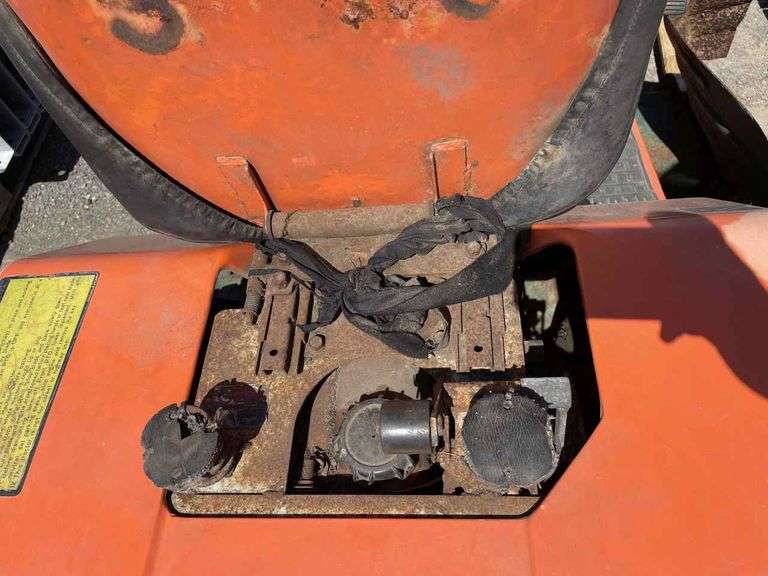 Kubota Diesel G4200 HST Ride-on Mower - Parts only - motor in working order