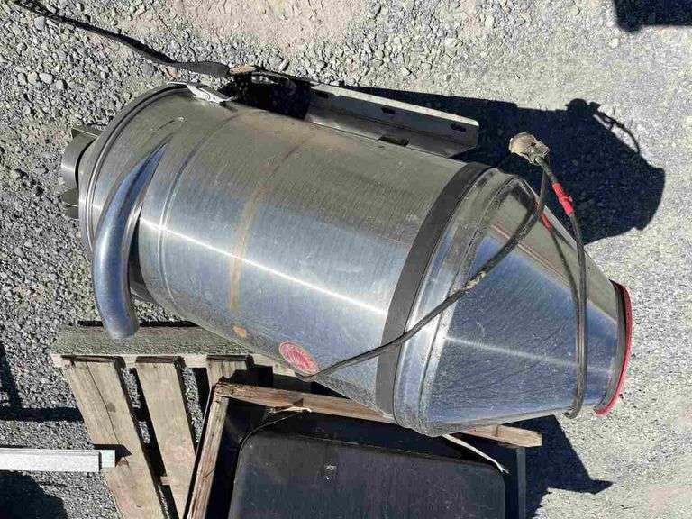Oven, Shower Tray and Hilton Dust Eater Jr Tank