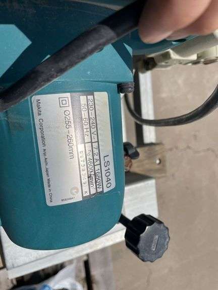 Makita 260mm Dropsaw and Bench