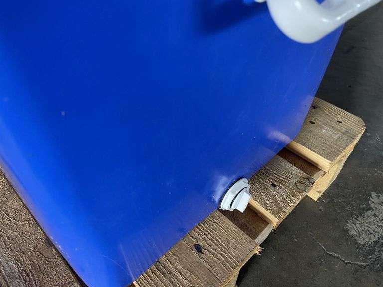 75L Outer Mark Esky and Jerry Cans