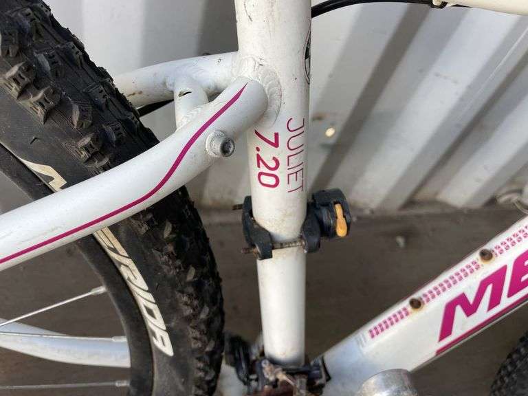 Merida White/Pink Geared Push Bike