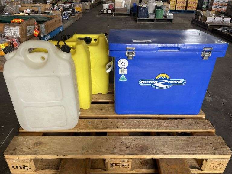 75L Outer Mark Esky and Jerry Cans