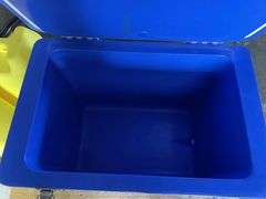 75L Outer Mark Esky and Jerry Cans