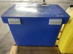 75L Outer Mark Esky and Jerry Cans