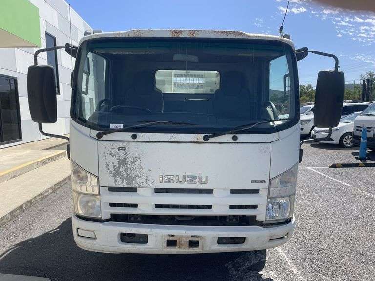 2008 Isuzu NPR400 Long Tool Truck