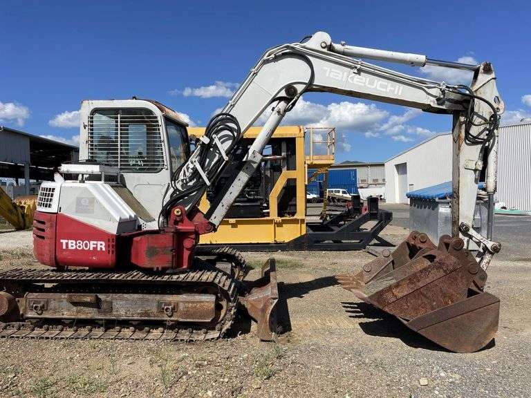 8T Takeuchi Track Excavator c/w Buckets