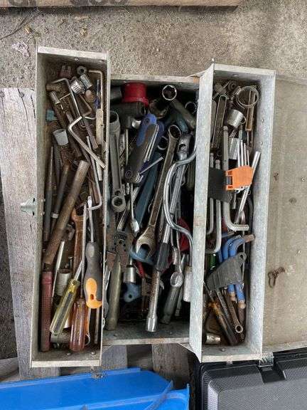 Pallet inc Sturdee Bench Grinder  and Assorted Tools & Fasteners