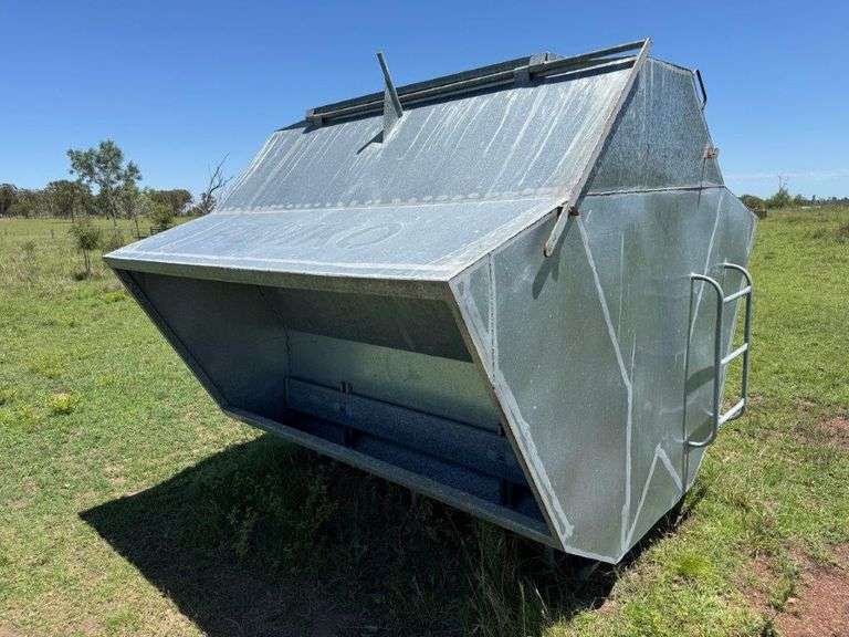 REMKO 3 TON GRAIN FEEDER BIN -Located Ridgelands