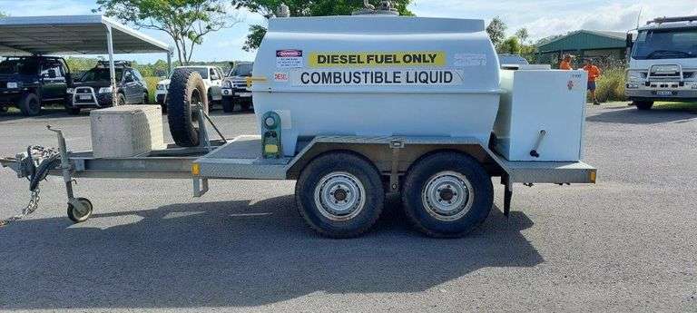 Ko-Mas Felco Dual Axle Diesel 3000Ltr Fuel Trailer and Pump - BUNDABERG