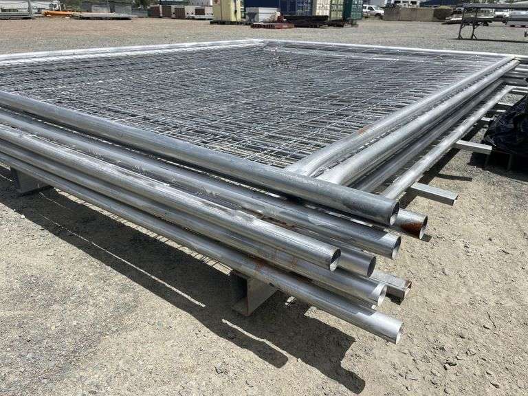 9x As New Temporary Fence Panels and Feet