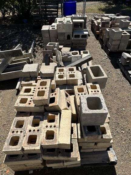 10x Pallets Rockblocks & Bricks - BANANA