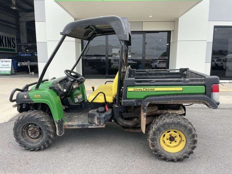 2017 John Deere 825 Side By Side Tipping Gator