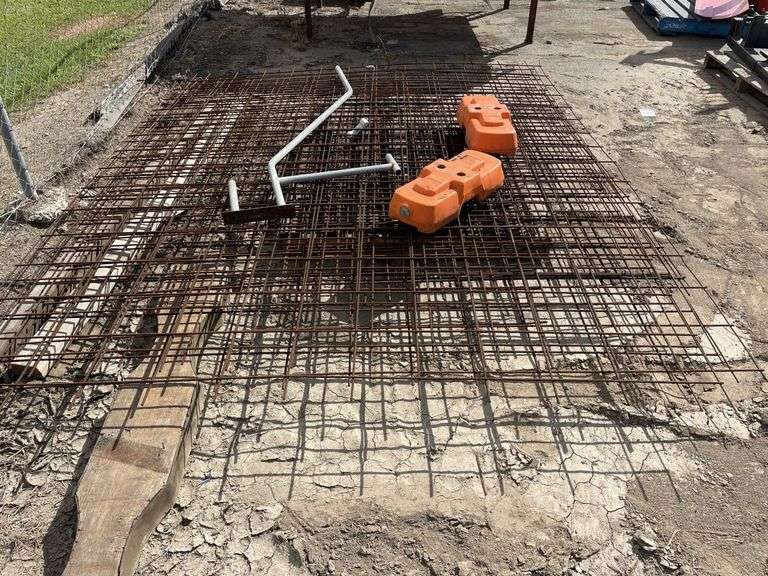 Rio Mesh, Concrete Feet and Stabilising Bar