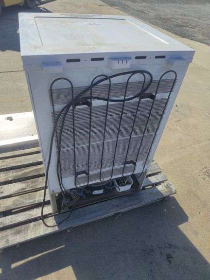 Westinghouse Bar Fridge & S/S Sink