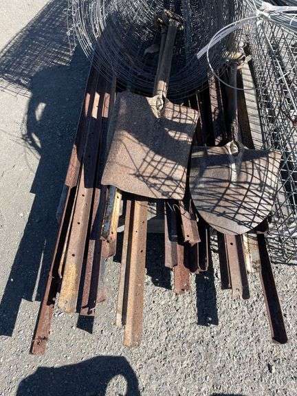 Pallet inc Pet Cage, Whirly Bird, Wire, Shovels and Pickets