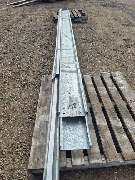 3x 4650 Lengths of 250mm C-Channel & Qty of 60mm Top Hats.