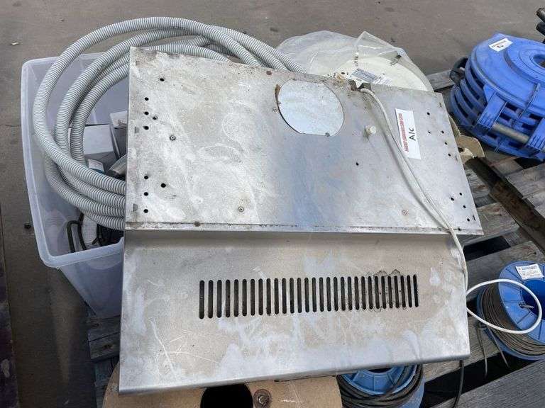 Pallet Sundries inc Cable, Flex Hose and Rangehood