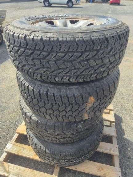 4x 275/70R16 Tyres & Rims