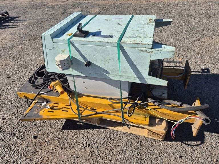 2x Control Panels