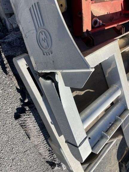 2x KW Bullbars (damaged) etc