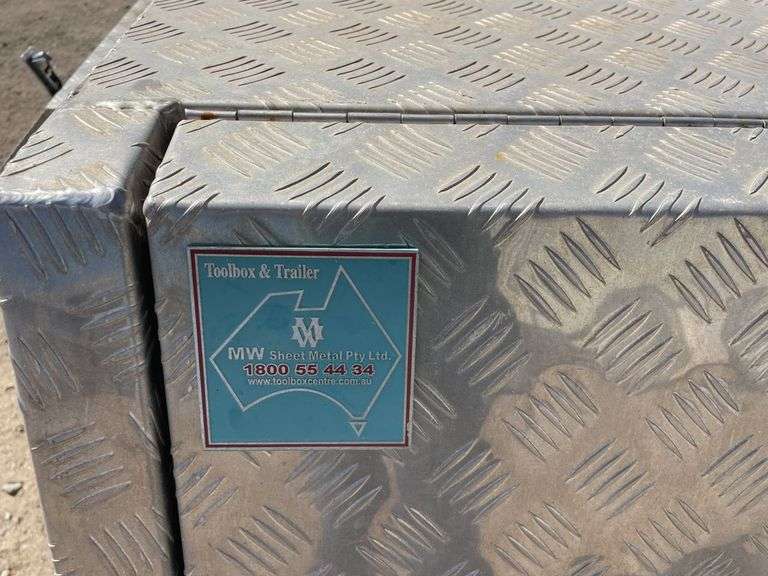 Checkerplate Toolbox - 530x1480x830mmH