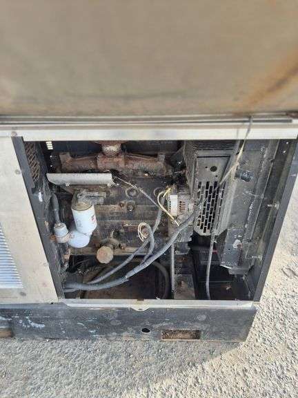 575 Vantage Welder. Operational.