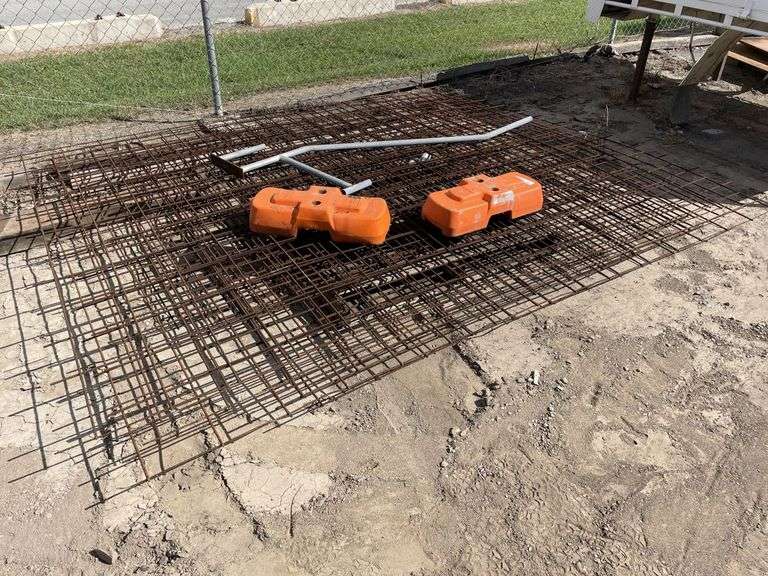 Rio Mesh, Concrete Feet and Stabilising Bar