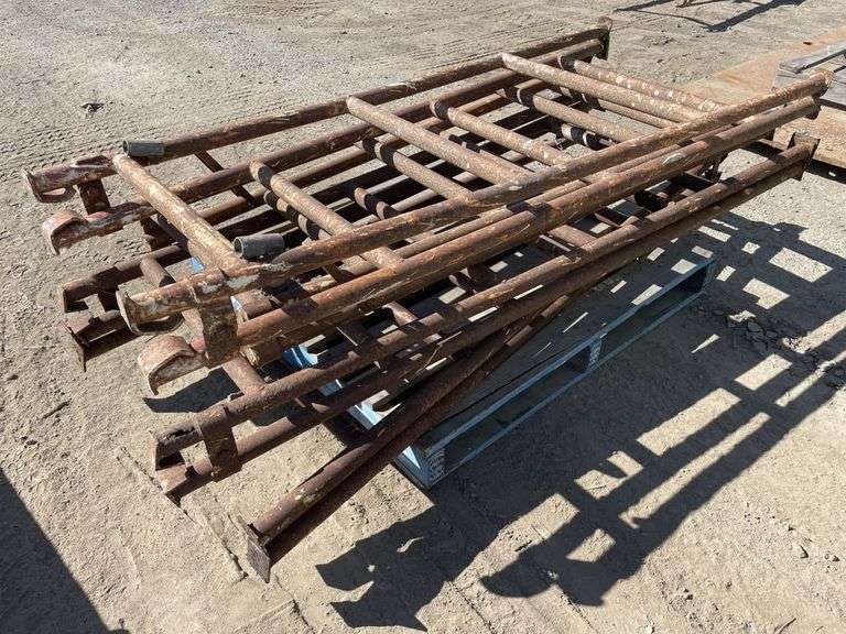 4x 1750-1950mm Trestles