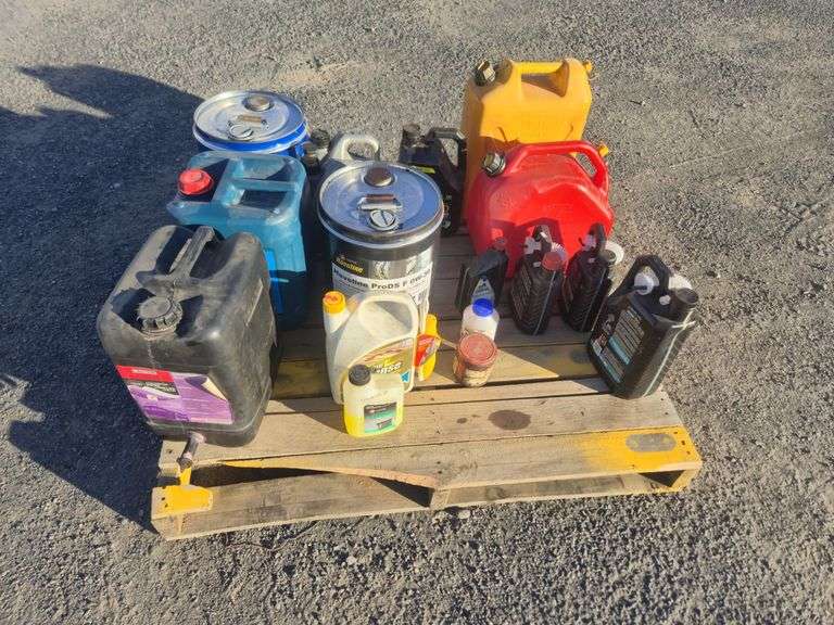 Pallet of Assorted Motor Oil & Containers