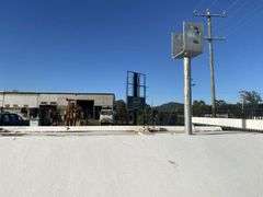 2004 Trailers  2000 ES4L7  Box Trailer