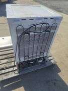 Westinghouse Bar Fridge & S/S Sink